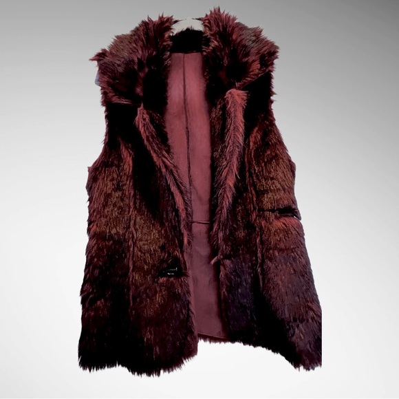 Fever Jackets & Blazers - FEVER Faux Suede/ Fur Reversible Vest Maroon and Black women’s size small